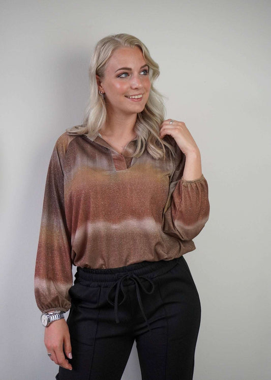 Mooie blouse met tie-dye print bruin - Styles And More