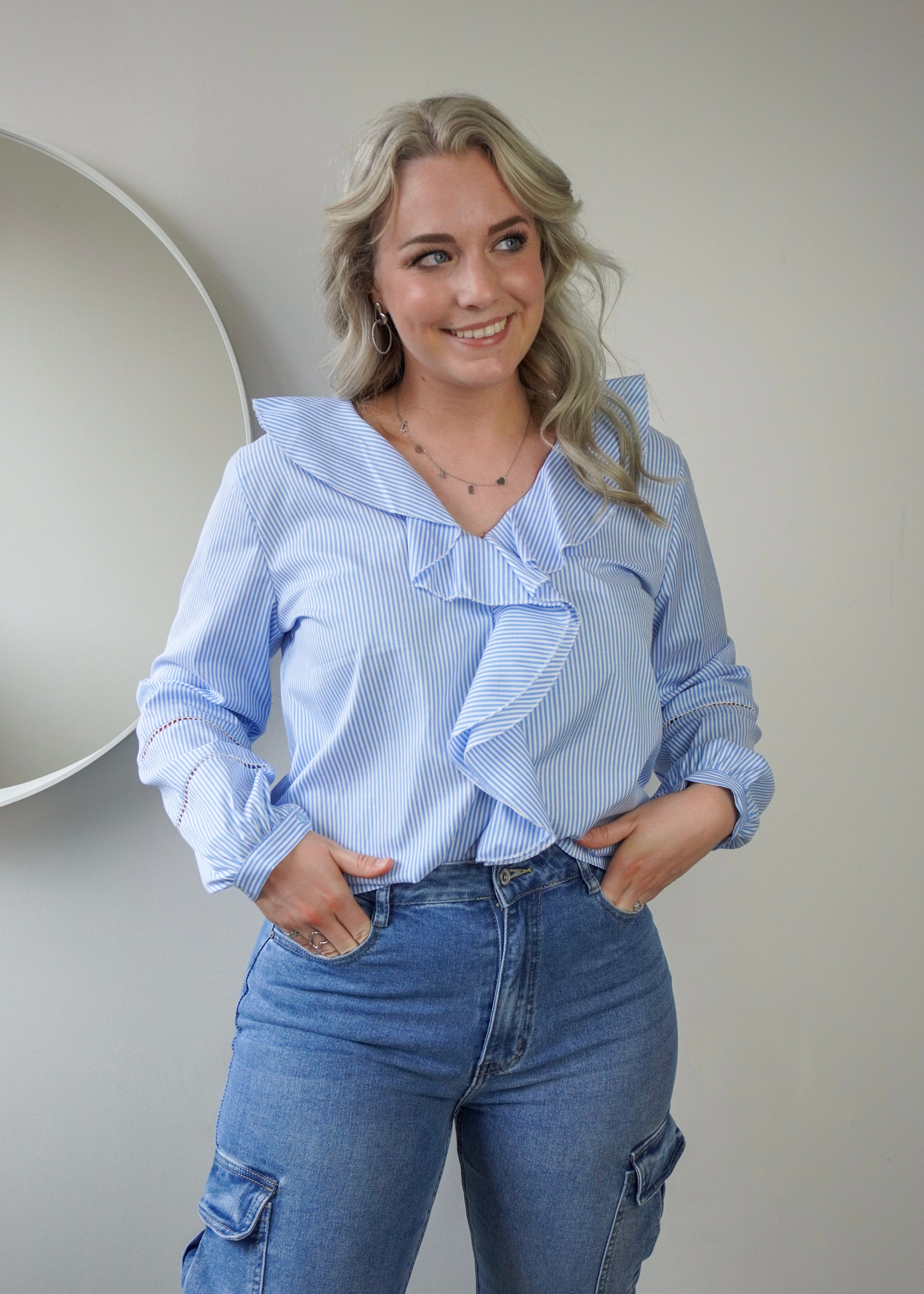Striped blouse blauw met ruffles | Styles And More