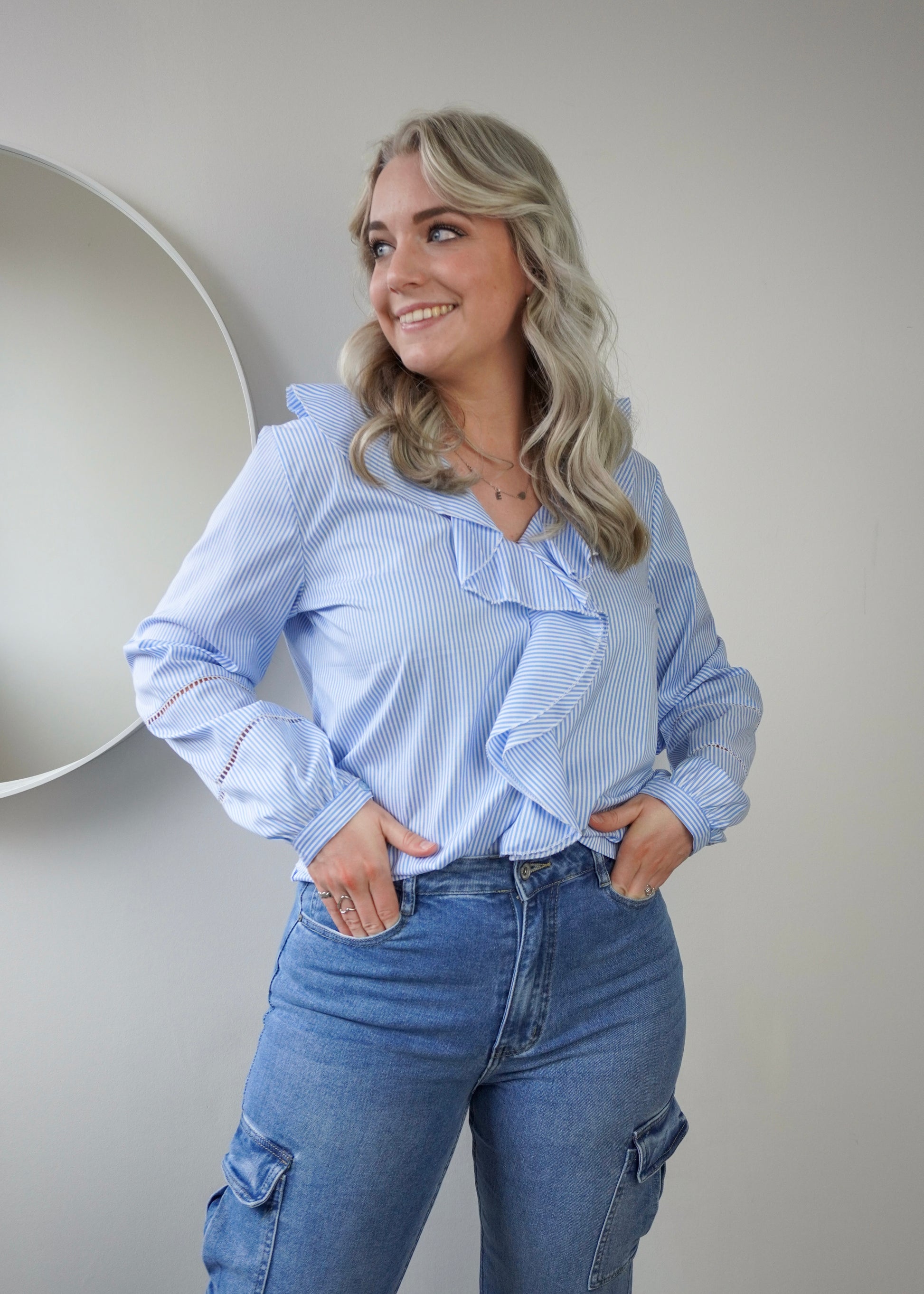 Striped blouse blauw met ruffles | Styles And More'