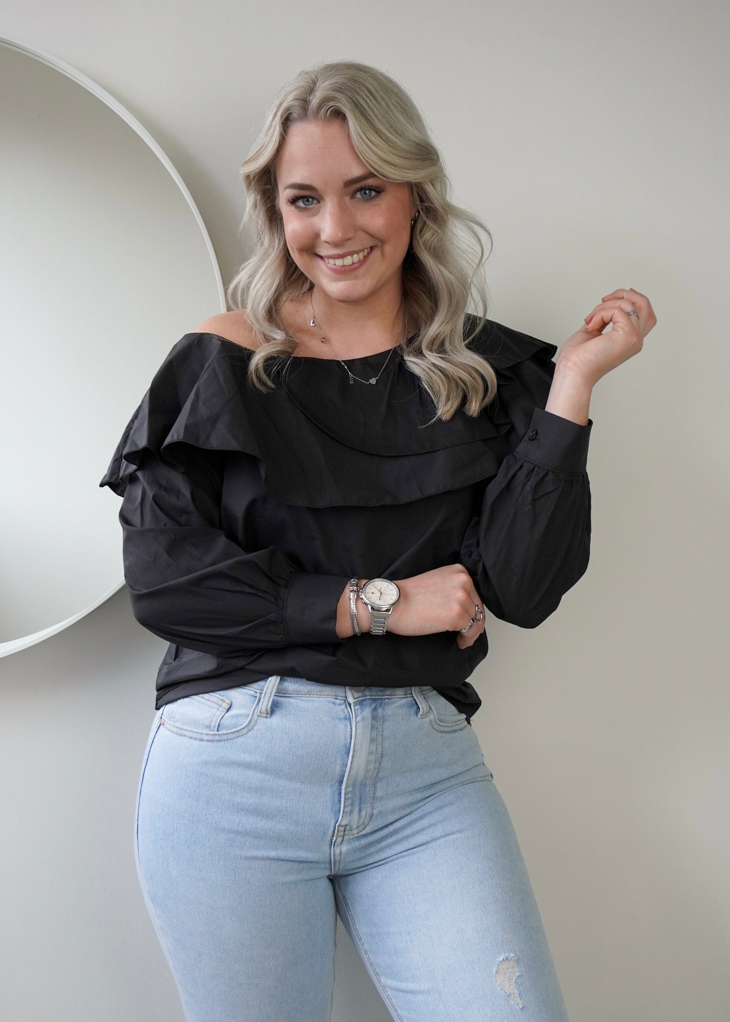 Off-shoulder blouse zwart | Styles And More