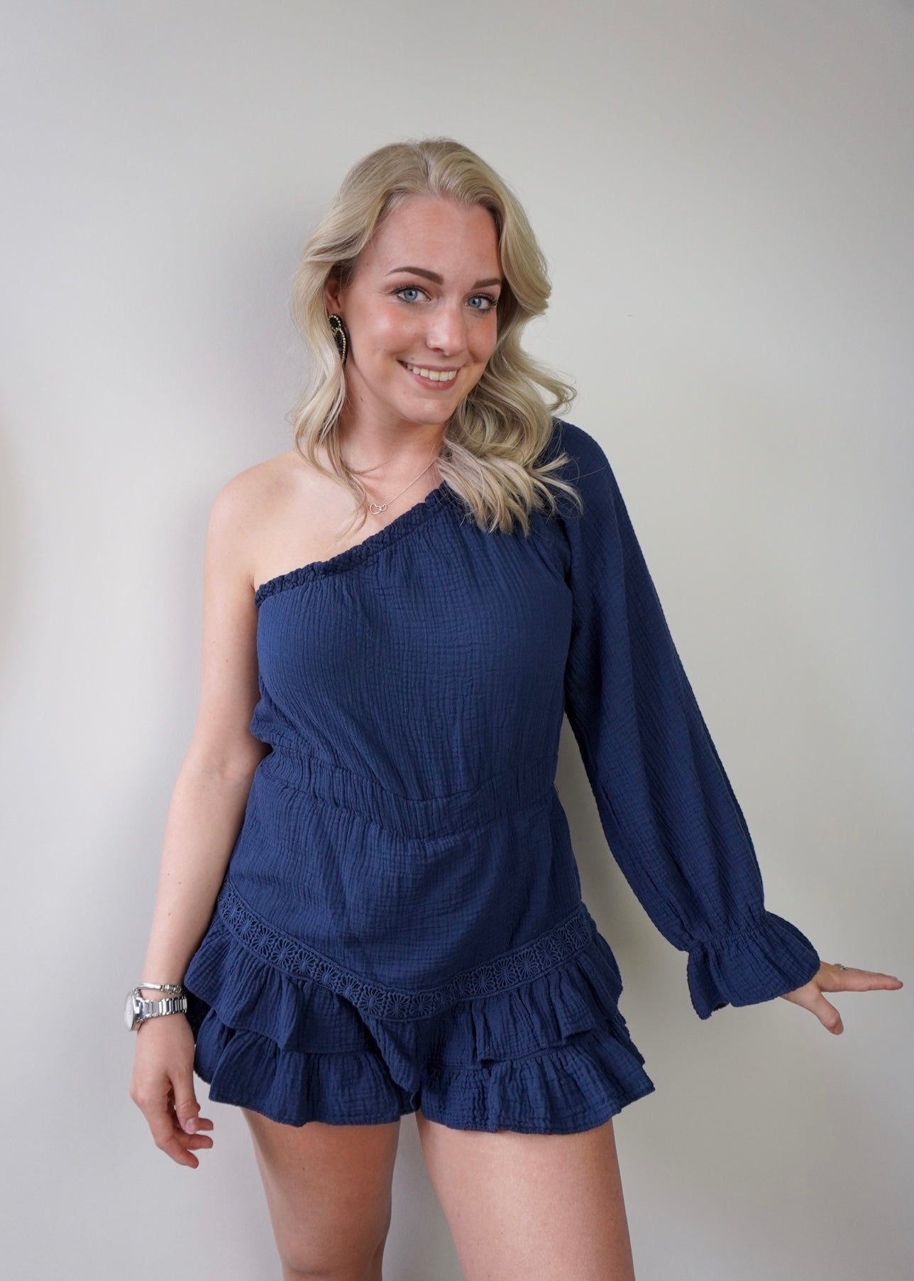 One shoulder playsuit donkerblauw - Kiki - Styles And More